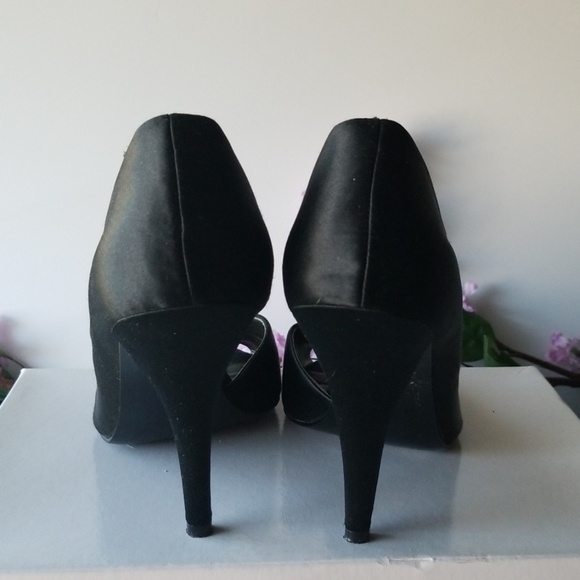 Shoes - Picture 3 of 5